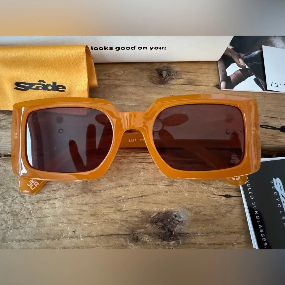 NEW WITH CASE Szade Dart Sunglasses ~ Burnt Honey/Cherry Cola ~ unisex 🕶️